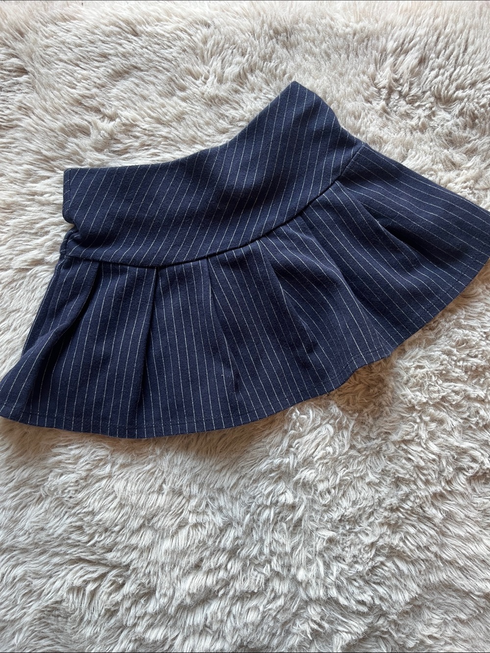 H&M Navy Pinstripe pleated skirt